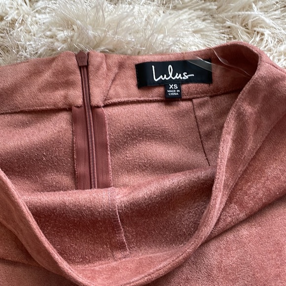 Pink blush suede skirt - Picture 2 of 3